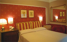 Luxury hotel con lago privato