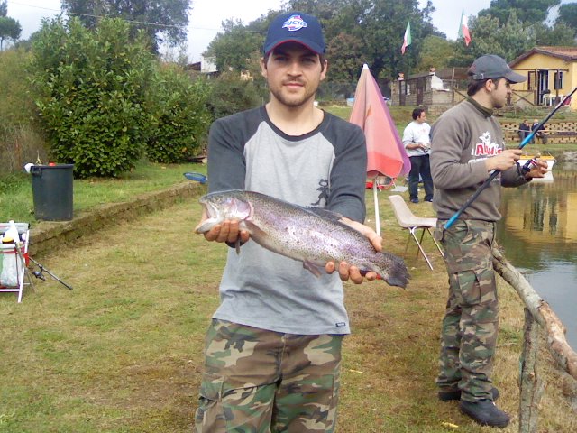 Ingrandisci trota da 2 kg
