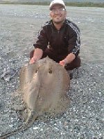 Gizzeria Lido ecco come si pesca una razza gigante a surf casting